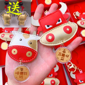 周大福足金牛转乾坤挂件金牛钥匙扣新年礼品汽车挂饰卡通平安喜乐