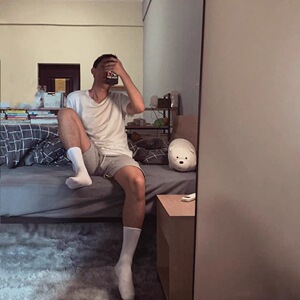 简约男士同志gay黑白纯色中筒袜子加厚薄款棉毛巾底港风街白袜控