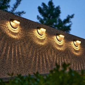 新款太阳能壁灯户外防水家用庭园布置露台阳台氛围装饰小夜灯