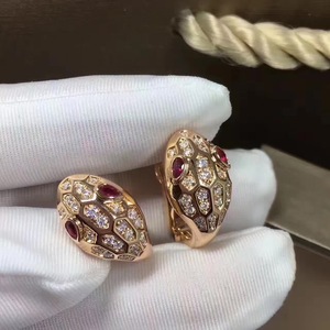 bvlgari/宝格丽蛇头耳钉18k玫瑰金满钻红碧玺女士耳环