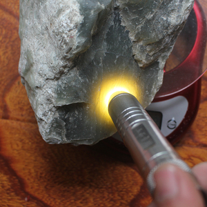 天然珠宝奇石青海昆仑玉原石毛料玄关冰透老坑钢板料帝王绿和田玉