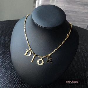国内现货新款dior迪奥金属dior字母吊坠项链女镶钻logo锁骨链颈链