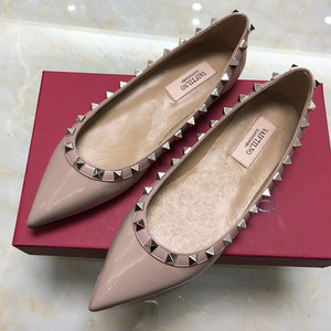 经典华伦天奴正品欧美新款铆钉鞋女平底真皮浅口尖头单鞋平跟船鞋