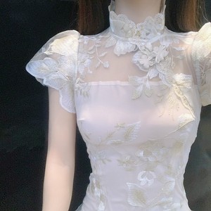 改良旗袍年轻款设计感小众重工超仙温柔港味赫本复古白色连衣裙