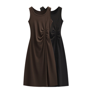 yoyo club黑色赫本风收腰褶皱吊带连衣裙女春季大码胖mma字包臀裙