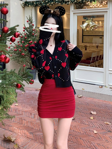 秋冬季过年跨年圣诞女装战衣氛围感穿搭套装新年战袍红色连衣裙子