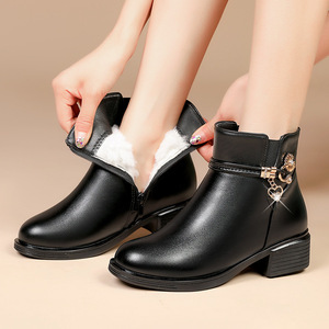 康奈旗舰店鞋子女秋冬季加绒妈妈鞋冬天的女士短靴中老年冬款皮鞋