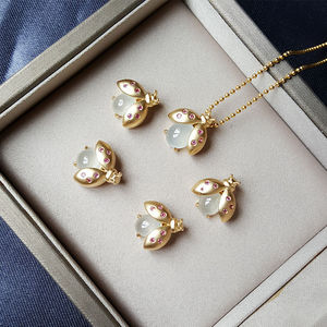 tb578478807淘宝【官方正品】苗山土蜂肤白玉软膏孚将军肤白玉草本