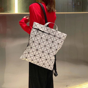 issey miyake/三宅一生 扁平休闲双肩包男女6×7菱格旅行日韩书包