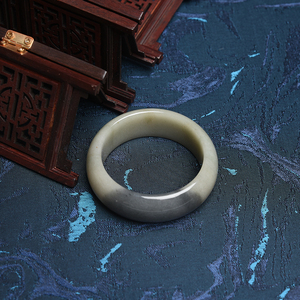 内蒙古佘太翠天然黑乌鸡玉石镯子女式现货老油料豆青礼品饰品绿色