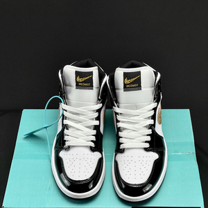 aj1男鞋官网正品小黑金高帮运动板鞋莆田正版aj黑白熊猫女休闲鞋