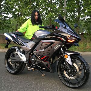 炫酷趴赛摩托车小忍者燃油地平线250女跑车v6国产川崎h2二手机车