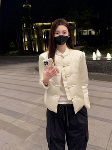 今年流行漂亮新中式国风高级感超好看白色短款棉衣棉服外套女秋冬