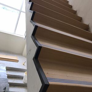 楼梯侧面封边侧扣角楼梯条收边条挡水条包边收口侧面装饰楼梯贴垫
