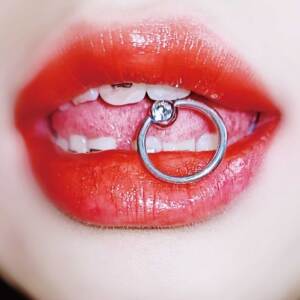 huanzi中国 可甜可咸 欧美舌钉辣妹钛钢防过敏圆圈舌环锆石舌头钉