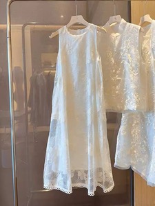 新中式大码女装轻国风白色蕾丝网纱连衣裙梨形身材无袖背心长裙子