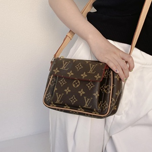 000人付款淘宝【奢小喵奢侈品】二手 古驰 天蓝色拼白色斜挎包 99新