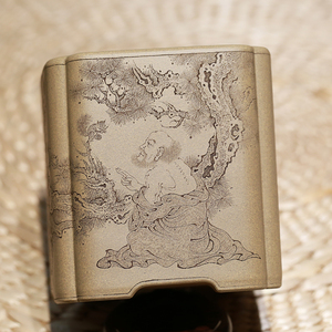 宜兴陶刻绘名家刘华紫砂笔筒文房器摆件罗汉鹿题材订制礼品盒装