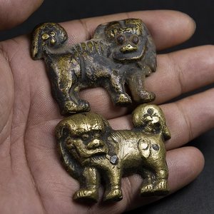 辉炎古居清代一对厚重的老黄铜制铜狮子