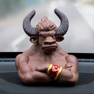 创意肌肉牛汽车摆件车载香水香薰车内饰品男士办公室健身v送礼