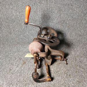 cj店1910年代古董镰刀磨刀器手摇打磨机铸铁摆件