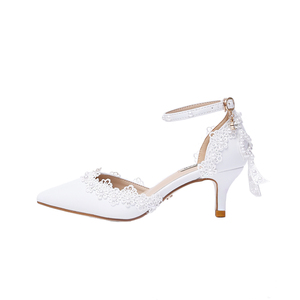 新款高跟白色中空蕾丝珍珠新娘鞋细跟尖包头拍婚纱照女u凉鞋伴202