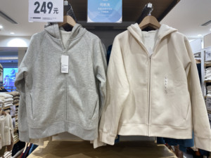 优衣库秋冬款仿羊羔绒运动拉链开衫连帽外套加绒保暖卫衣女439088