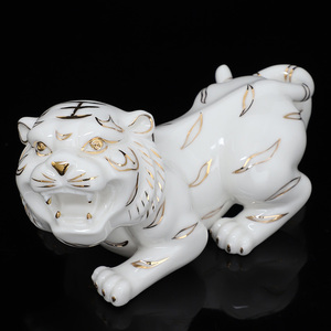 陶瓷老虎摆件招财镇宅可爱生肖小虎办公室客厅吉祥物工艺品装饰品