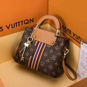 lv:vs奢侈品香港专柜正品链条手提单肩斜跨老花信封真皮女士包包