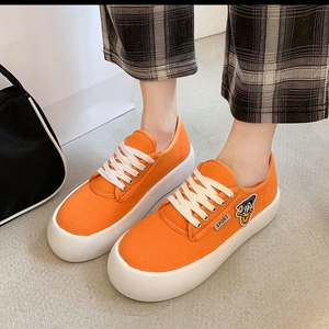 女生橙色鞋子搭配图片图片