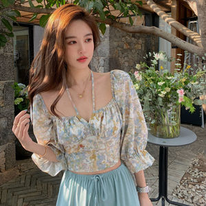 2021新款夏季设计感碎花吊带上衣女显瘦显白一字肩泡泡袖学生超仙