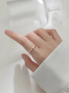 s925银气质排钻线条戒指女日系简约小巧交叉小清新手指环刻调节