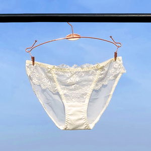 纯欲白色蕾丝内裤女性感诱惑火辣透明大尺码三角底裤2021爆款时尚