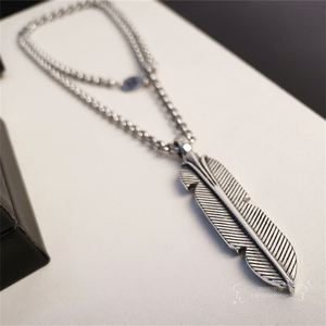 克罗心羽毛项链
