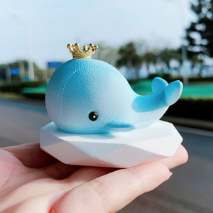 小鲸鱼星辰大海汽车内饰品摆件香水香薰女神款创意网红车饰伴手礼