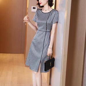 博雅琪服饰缎面真丝条纹印花短袖连衣裙女夏季新款显瘦中长款裙子