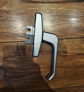 tb506292732淘宝德国进口五金 门窗配件诺托斯吉利亚格屋推拉锁座锌