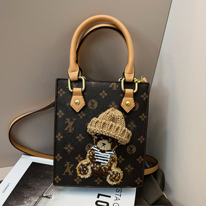 Мlv88秋冬小熊印花包包女2022新款潮时尚手提小托特包小众百搭斜