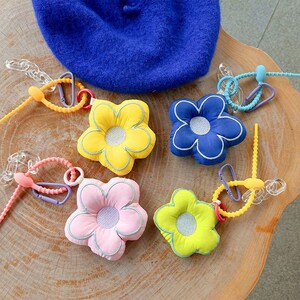 ur花朵挂饰包彩色小花布艺花朵小挂件 ins风简约时尚钥匙扣娃娃机