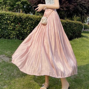 绸缎铜氨丝滑百褶长裙女2022年春夏新款高腰中长款a字流光半身裙