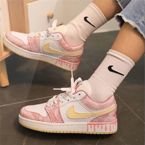 aj1女鞋板鞋low乔一白粉冰淇淋金钩低帮学生百搭休闲鞋乔一运动鞋