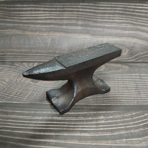 民俗老铁器仿古桌面小羊角铁砧子镇宅镇纸摆件影视道具复古怀旧
