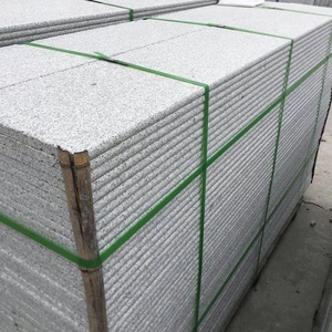 公园户外地砖麻石白灰大s理石广场防滑花岗岩芝麻黑火烧板黄锈石