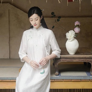 洛古仙春夏新款复古中国风宽松改良七分袖简约素雅白色茶服旗袍裙