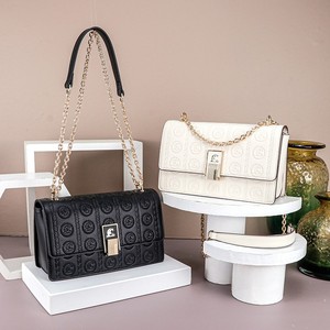 路易卡迪 高定压花翻盖斜挎包高级气质宴会轻奢百搭