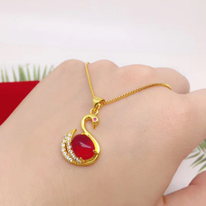 老凤祥云24k越南沙金999黄金项链女镶钻红宝石天鹅吊坠细锁骨链