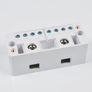 二进八出接线盒带端子自升式分线盒家用明装计量零x火电线并线器