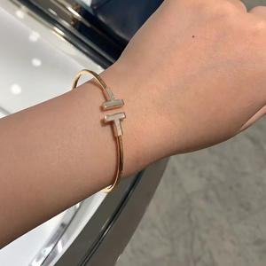 tiffany/蒂芙尼 18k玫瑰金双t开口窄版手镯无钻白母贝女士手环
