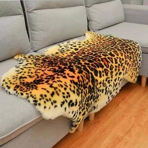 仿真假老虎地毯仿真老虎皮 客厅床边地毯皮毛沙发坐垫整张壁挂虎