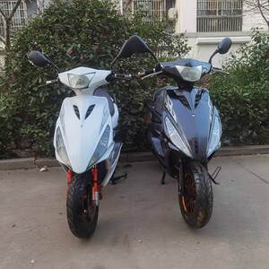二手鬼火踏板摩托车125cc一代三代战速改装原装燃油代步助力车